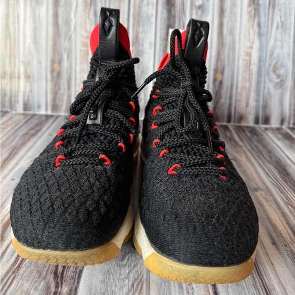 Nike LeBron 15 Black Bright Crimson Basketball Shoes size 4.5Y - Picture 5 of 8